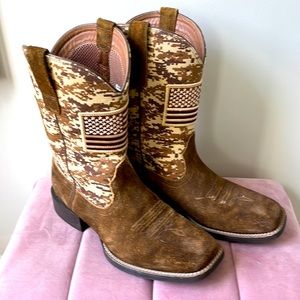 Men’s Ariat tan camo boots